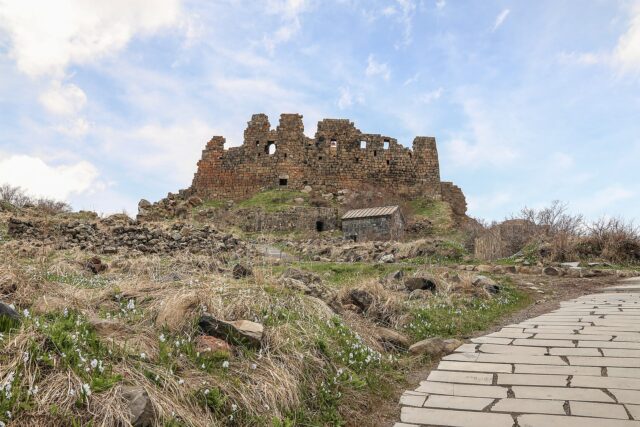 Amberd Fortress: How to Visit This Aragats Ruin