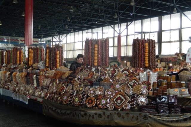 Yerevan Food Markets: GUM Market Shopping Guide