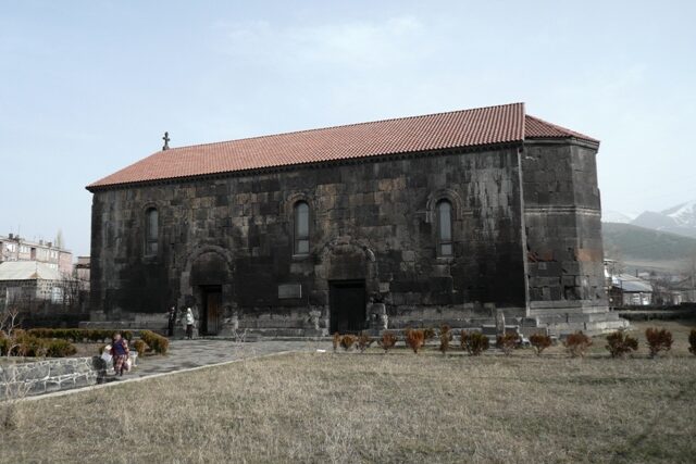 Aparan: The Kasagh Basilica, the Reservoir and the 1918 Battlefield